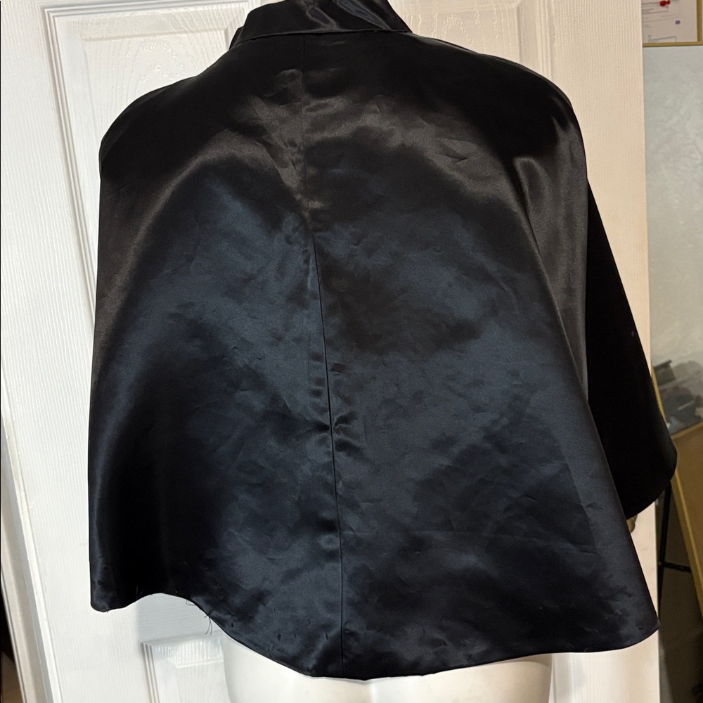 Elegant Burgundy and Black Satin Cape - Picture 6 of 6